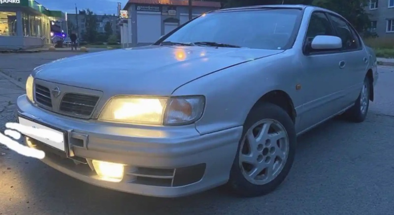 Лобовое стекло Nissan Maxima A32